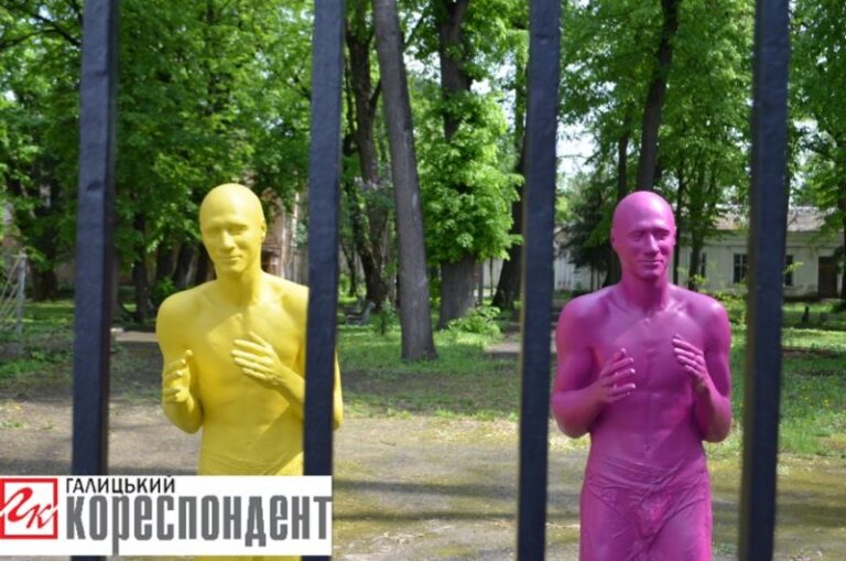 За ґратами: франківцям показали інсталяцію «Деперсоналізація» (ФОТО)