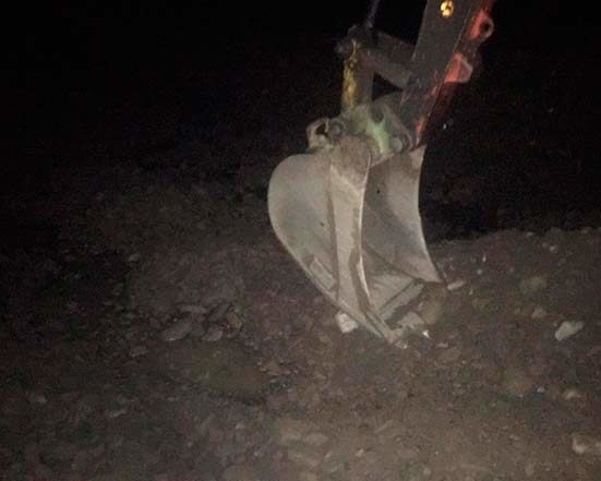 Двоє гуцулів незаконно видобували піщано-гравійну суміш (ФОТО)