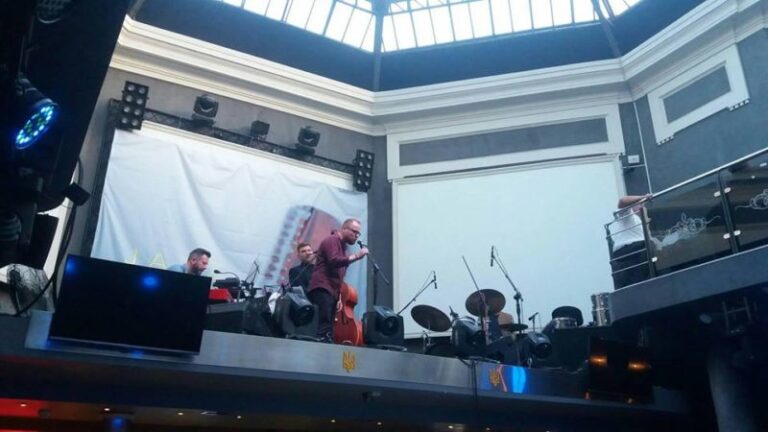 Музику вільних людей грали у Франківську всесвітньо відомі виконавці (ФОТО)