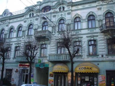 У центрі Франківська руйнується пам’ятка архітектури (ВІДЕО)