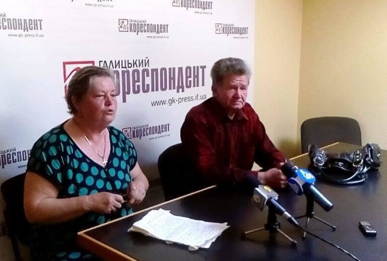 Франківське подружжя стверджує, що атовці хочуть відібрати у них землю