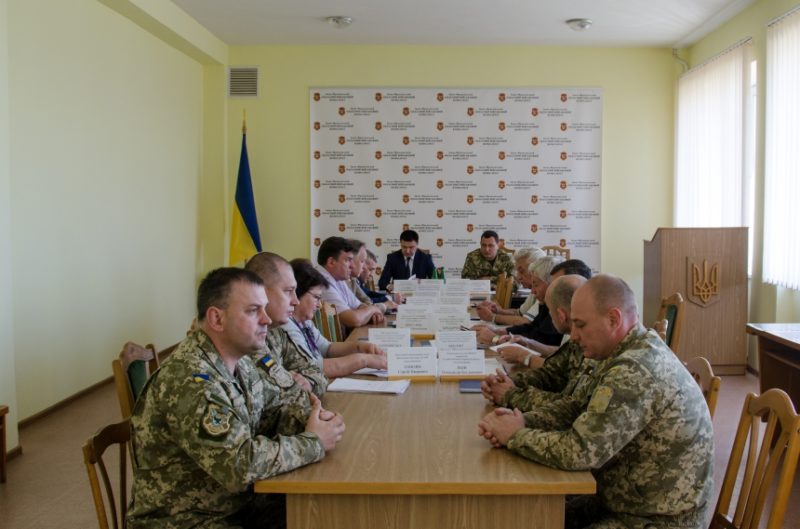 призов