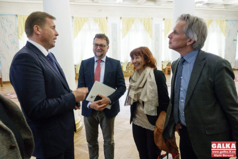 В області розроблять стратегію поводження з побутовими відходами з допомогою Нідерландів