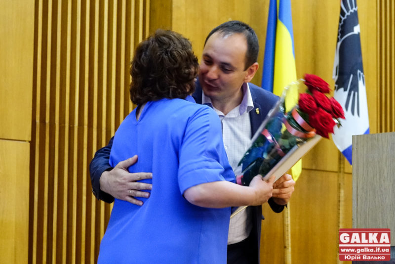 Засідання сесії міськради розпочалося з подяки (ФОТО)