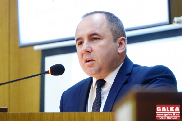 “Ні сексизму у прокуратурі” та відео побиття депутата: головний прокурор міста відзвітував на сесії міськради (ФОТО)