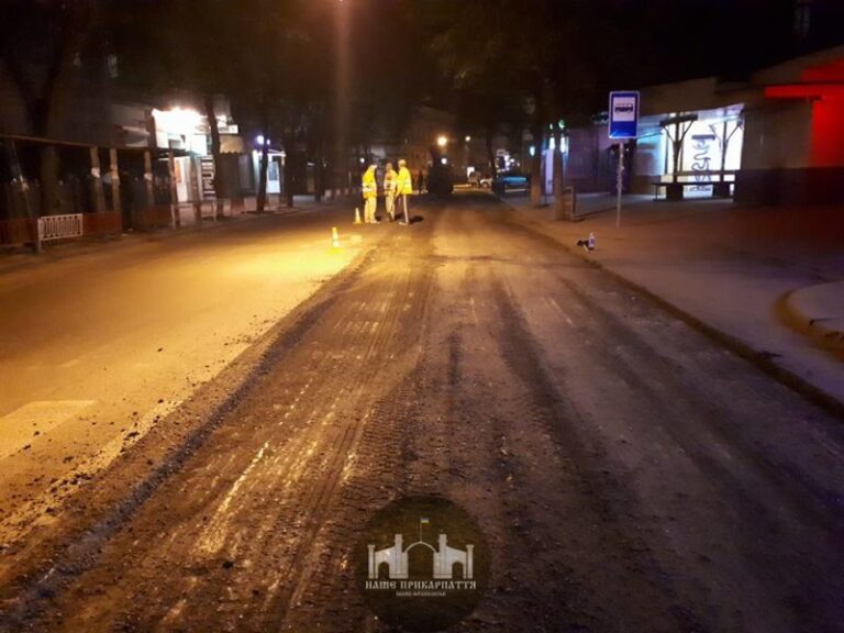 На Січових Стрільців знімають верхній шар асфальту (ФОТО)