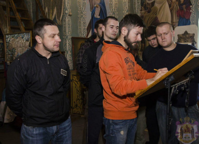 Засуджених прикарпатців вчили іконопису (ФОТО)
