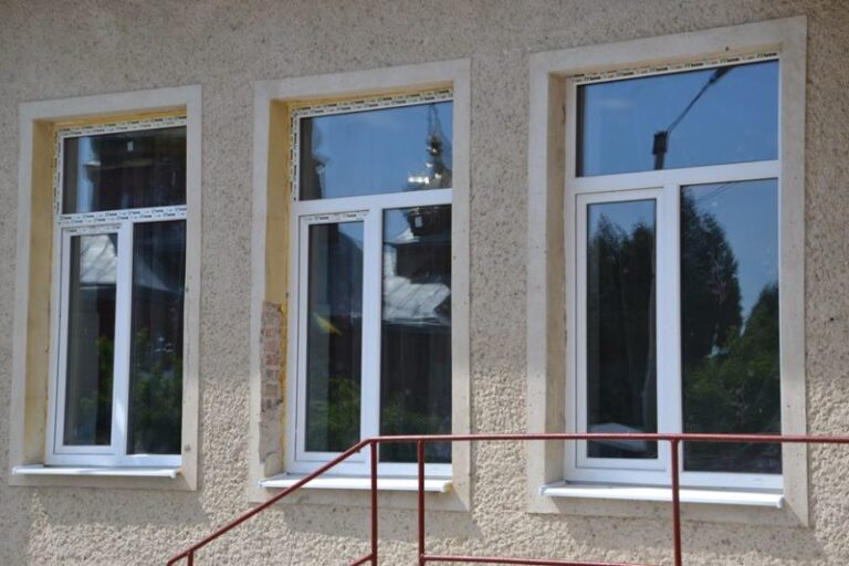 У прикарпатській школі замінили всі вікна (ВІДЕО)