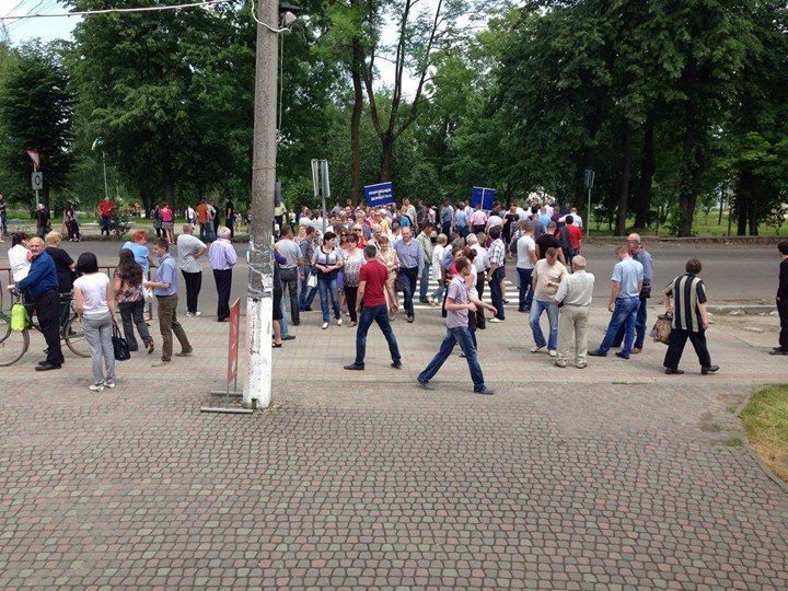 У Долині нафтовики влаштували акцію протесту (ФОТОФАКТ)