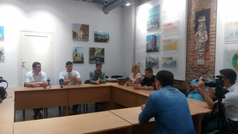 Молодь може обрати свого президента. У Франківську планують створити молодіжний центр (ФОТОФАКТ)