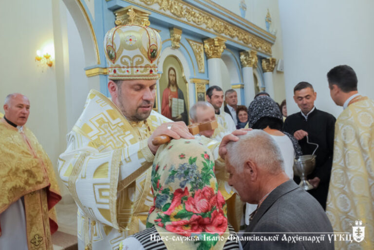 Понад тисяча людей долучилися до прощі родин у Крилосі (ФОТО)