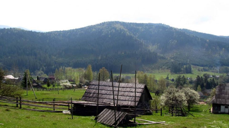 Як виглядає останнє село “з цивілізацією” у Карпатах (ФОТО)