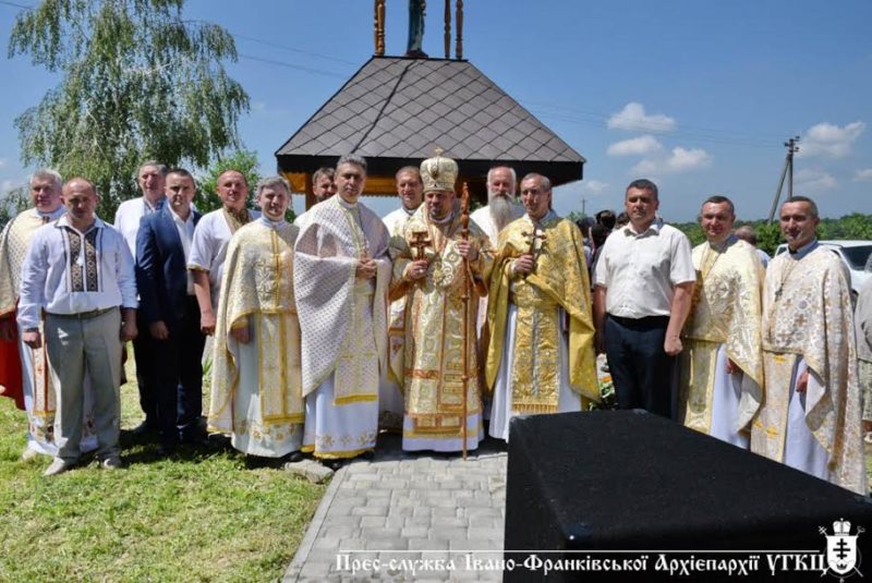 Старовинну німецьку церкву освятили на Прикарпатті (ФОТО)