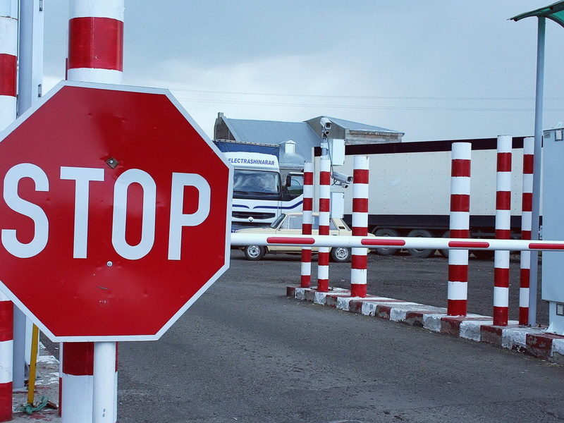 Україна готується до припинення авіасполучення та закриття кордонів