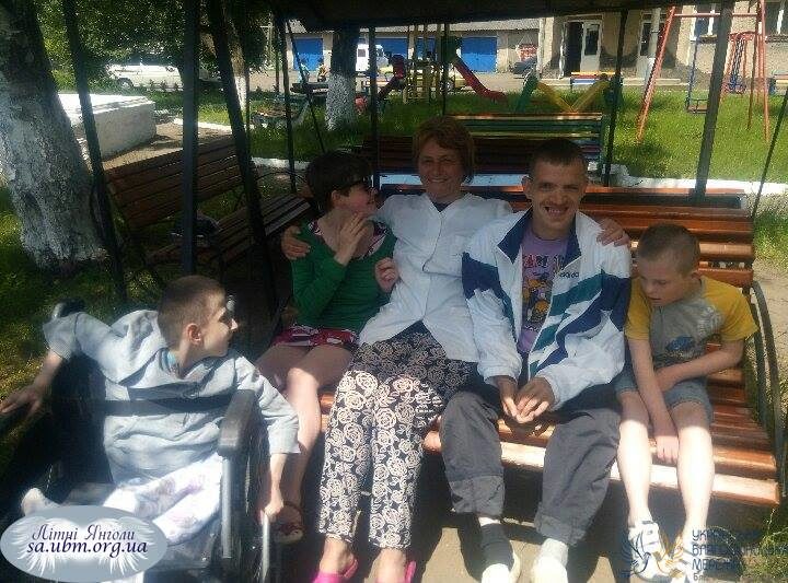 Як “Літні Янголи” проводять час із вихованцями Залучанського дитбудинку (ФОТО)