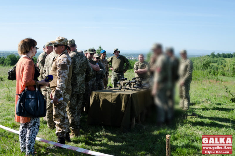 На Прикарпатті потенційні мобілізовані тренуються стріляти, метати гранати та надавати медичну допомогу (ФОТО)