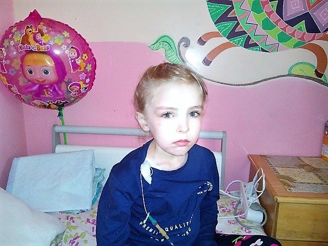 Потрібна допомога хворій дівчинці з Прикарпаття
