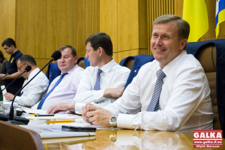 Сесія Івано-Франківської облради у світлинах (ФОТО)
