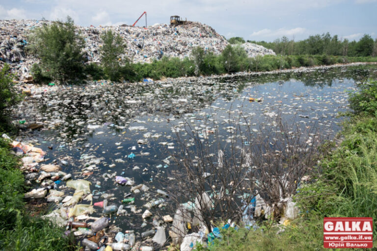 Франківськ витратить понад мільйон гривень на вивезення фільтрату