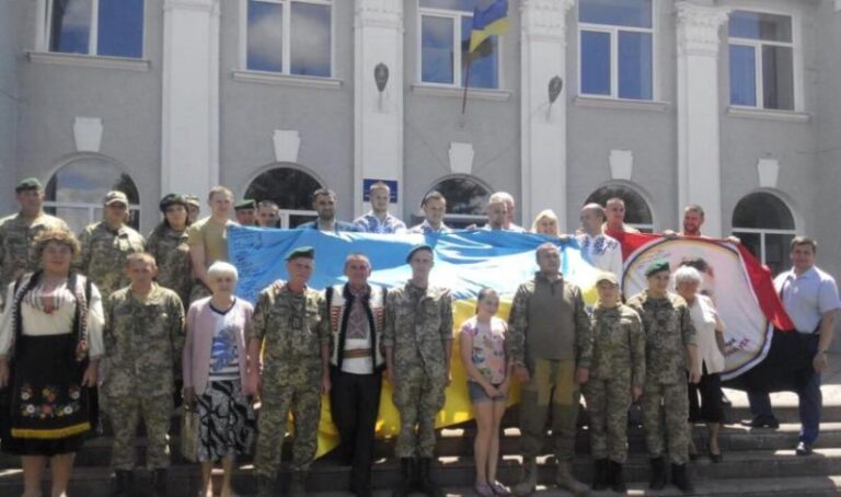 Прикарпатці у зоні АТО подарували бійцям концерт (ФОТО)