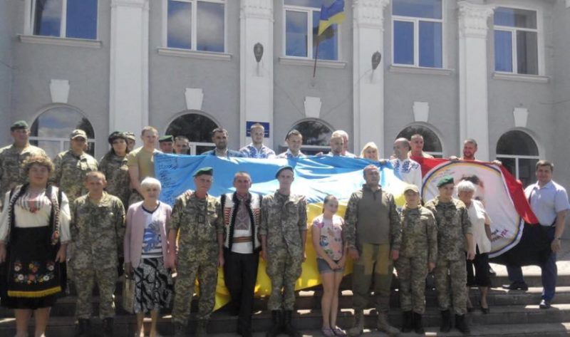Прикарпатці у зоні АТО подарували бійцям концерт (ФОТО)