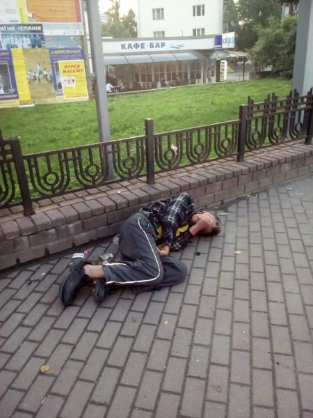 Франківська поліція розігнала з вокзалу та привокзального скверу безхатьків і ромів