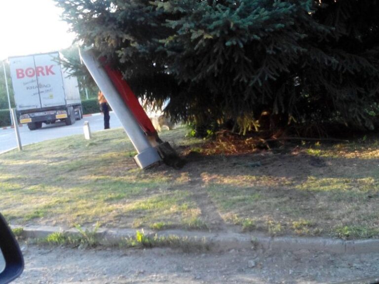 Небайдужі мешканці допомогли спіймати п’яного водія, котрий на Надрічній розтрощив споруду АЗС (ФОТО)