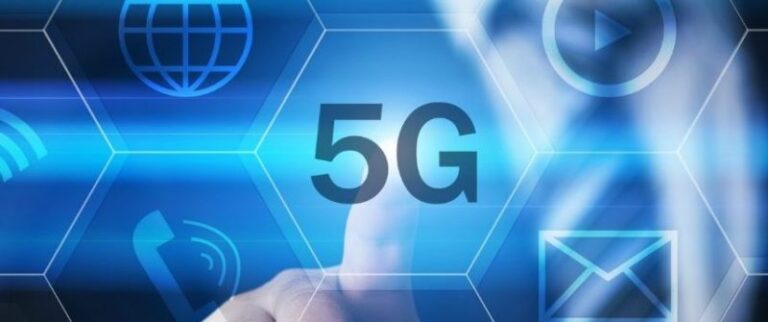 У Британії спалили 20 вишок 5G через фейк про те, що вони розповсюджують коронавірус (ВІДЕО)
