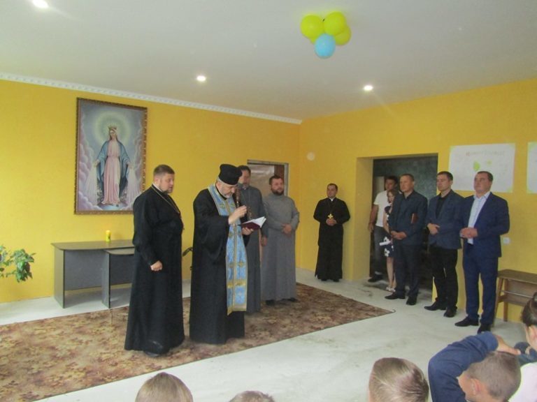 У Надвірній освятили оновлене приміщення Карітасу (ФОТО)