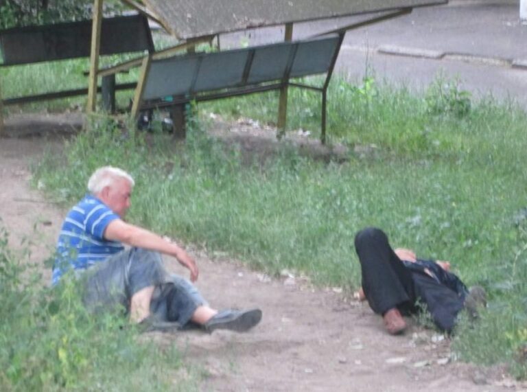 “Наливайка” на Пасічній працює, як ні в чому не бувало, – депутат