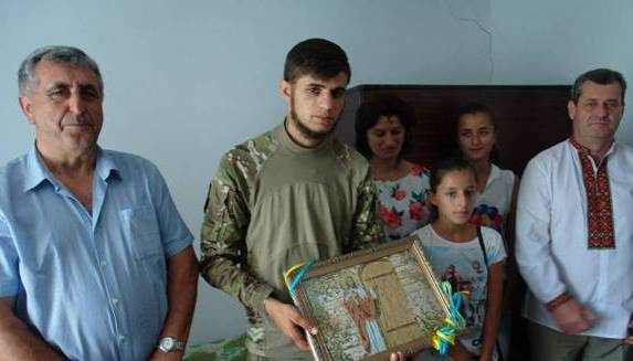 Добровольцю АТО купили будинок у рідному селі