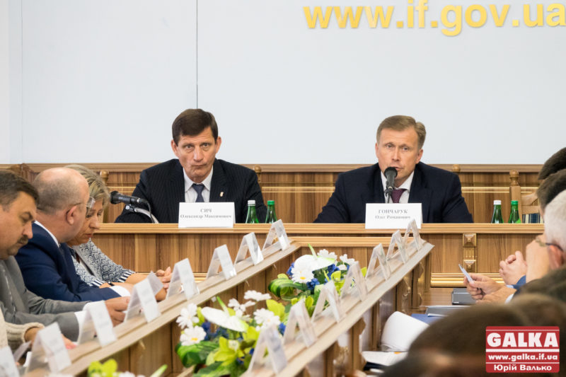“Це цілеспрямована акція”, – Гончарук про ввезення сміття зі Львова на Прикарпаття