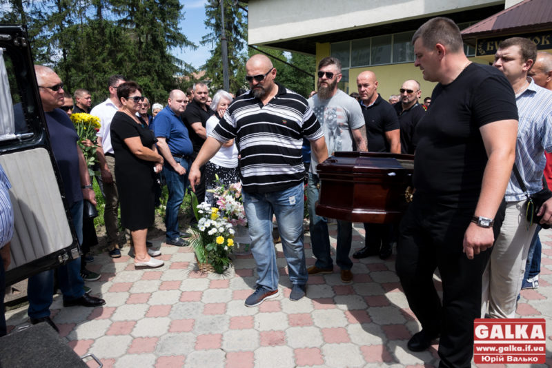 У Франківську попрощались з Романом Матіяшем, лідером гурту Фантом-2 (ФОТО)