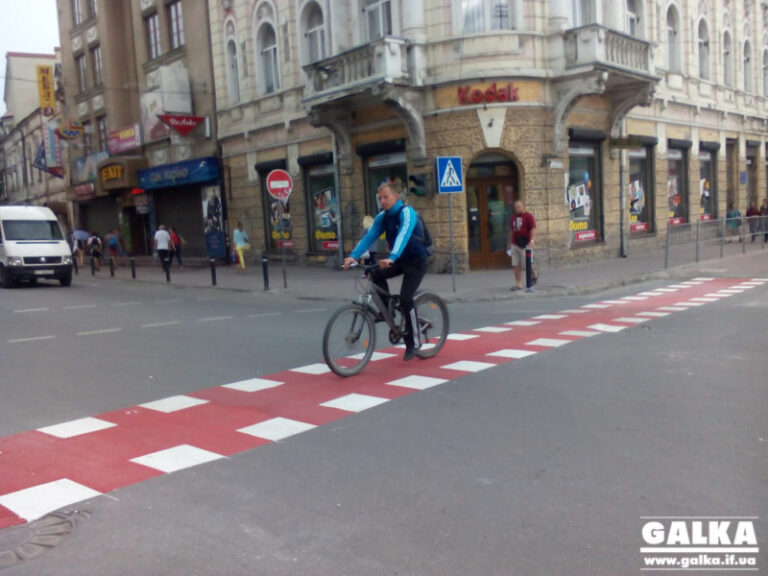 В Івано-Франківську з’явилося кілька нових велопереїздів (ФОТО)