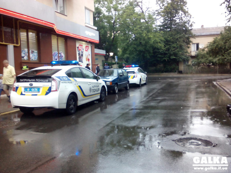 Вибухотехніки підірвали пустий футляр від саксофону (ФОТО)