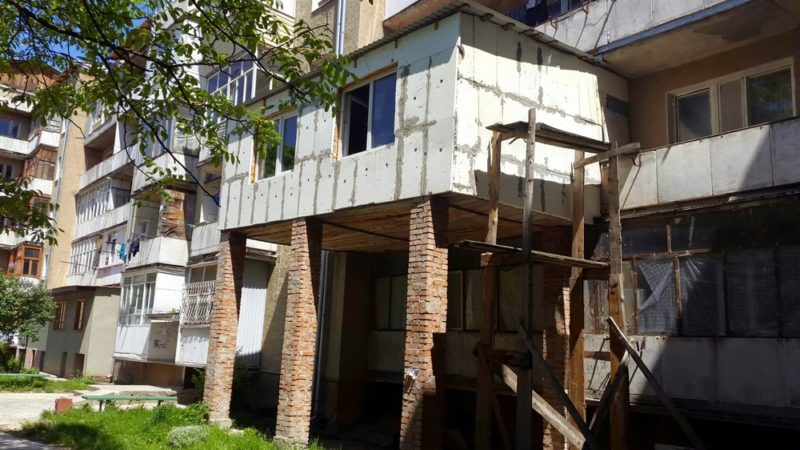 Третій рік триває судова тяганина по незаконній прибудові на “бамі”