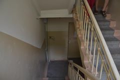 У будинку на вулиці Коновальця відремонтували сходову клітку (ФОТО)