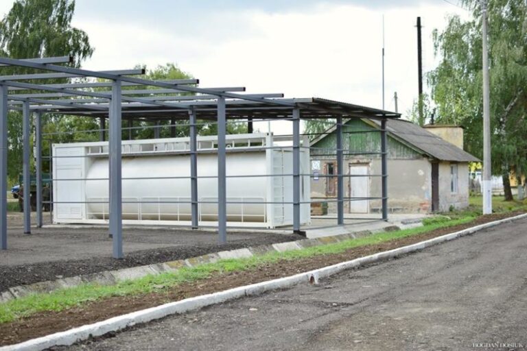 У Франківську облаштовують військову частину (ФОТО)