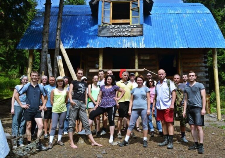 Франківські депутати підкорили гору Грофу (ФОТО)