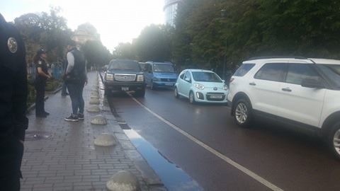 На Грушевського патрульні затримали водія з кастетом