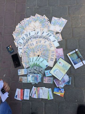 СБУ розповіла подробиці діяльності затриманих осіб, які незаконно переправляли прикарпатців за кордон