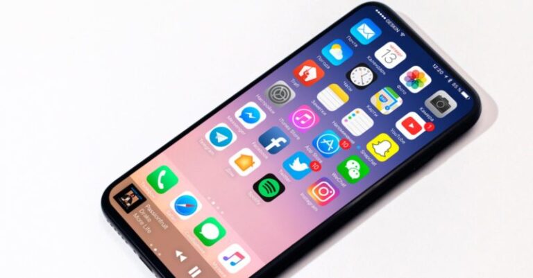У інтернеті з’явилося відео збірки нового iPhone 8 (ВІДЕО)