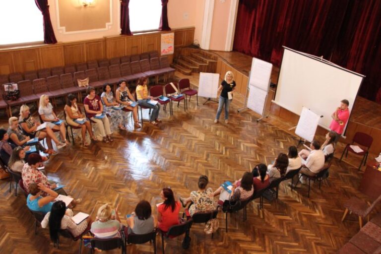 Вчителі та батьки вчилися дбати про права дитини у школі