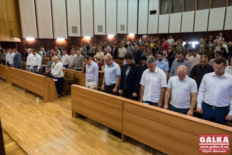 Без відмінників та з одним “двієчником”. У Франківську оцінили роботу депутатів міської ради (РЕЗУЛЬТАТИ)