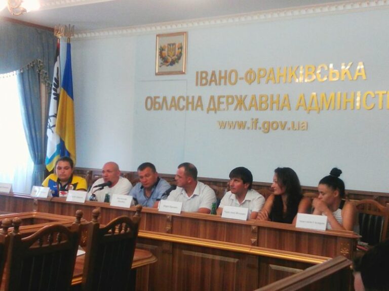 “Похлопали –  і знов до роботи”. У Франківську привітали призерок міжнародних спортивних змагань