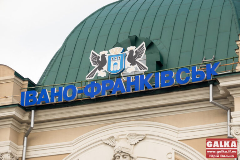Меру скаржаться на бруд поблизу вокзалу