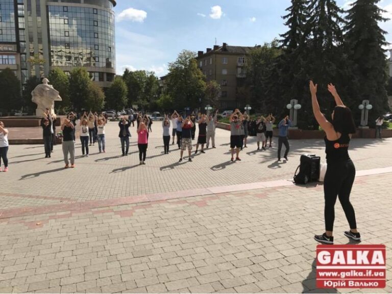 Для франківських чиновників провели руханку (ФОТО)