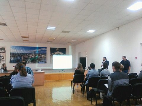 Експерт з Польщі вчить освітян Франківська вигравати міжнародні гранти