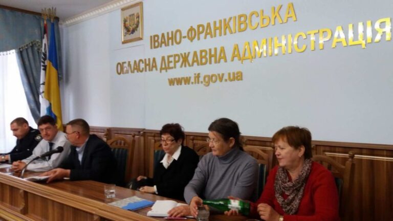 Людина має бути мотивована: у Франківську вчитимуть, як працювати з тими, хто вчиняє насильство у сім’ї