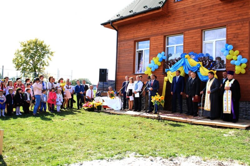 Дитсадок та спортмайданчик урочисто відкрили на Долинщині (ФОТО)